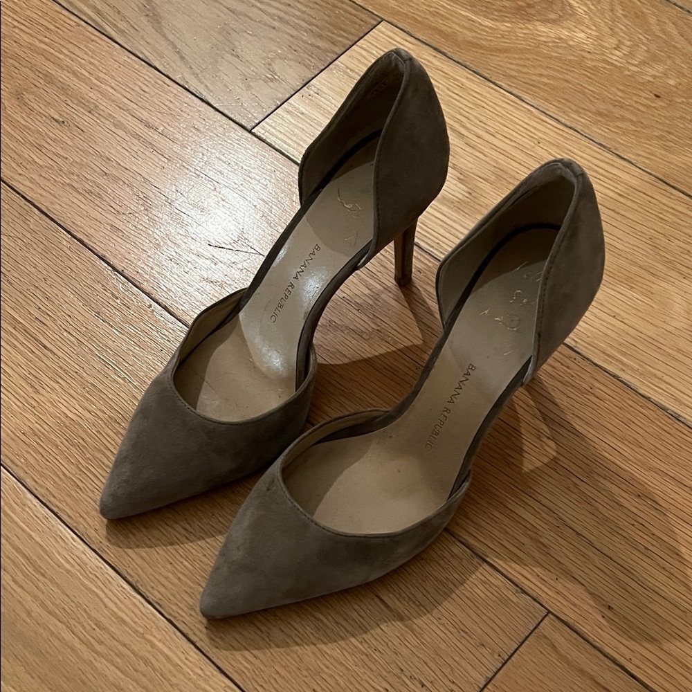 Banana Republic Olive Green Suede Heels